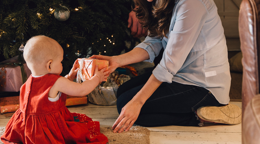 How to navigate the holiday season with a baby: a guide for new parents