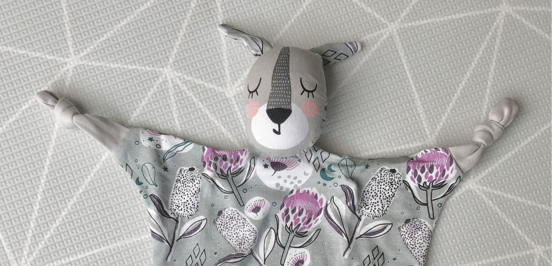 How to safely introduce a baby comforter for sleep